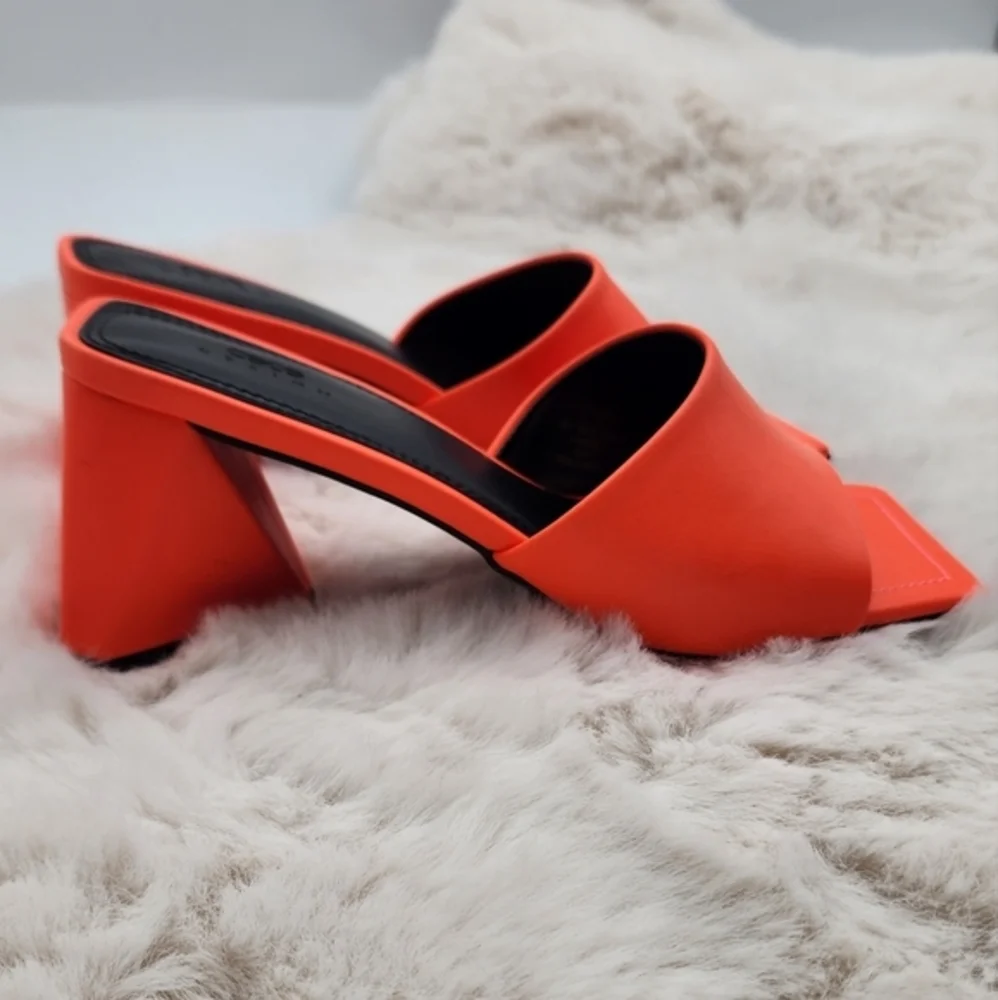 ASOS design Halliwell triangle block heel neon orange slides like new - Picture 2 of 8